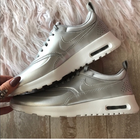 nike air max thea silver